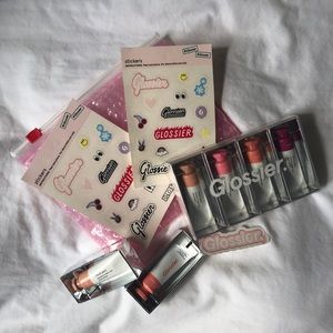 GLOSSIER CLOUD PAINT SET